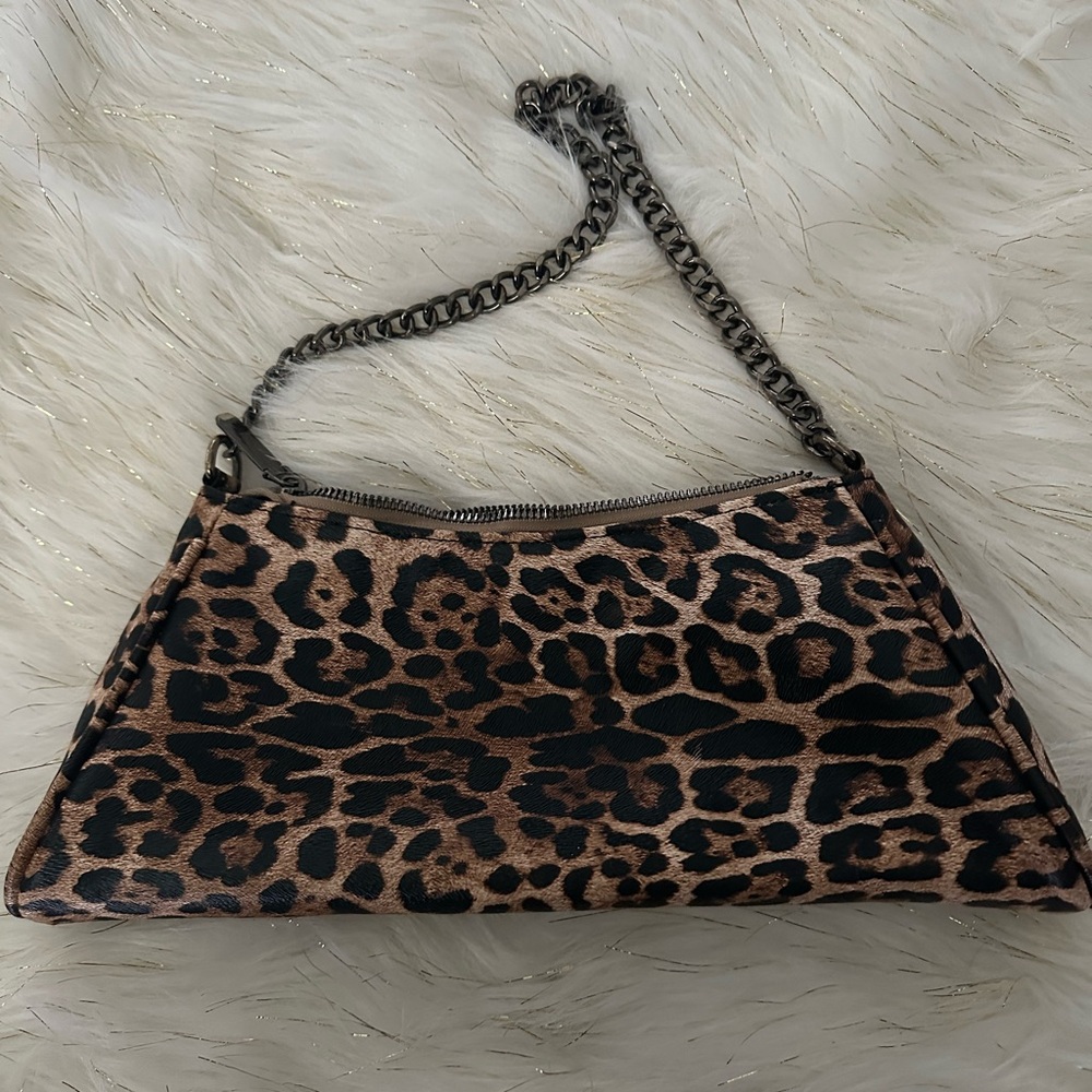 Fashion Nova Leopard Chain Shoulder Bag - Picture 2 of 3